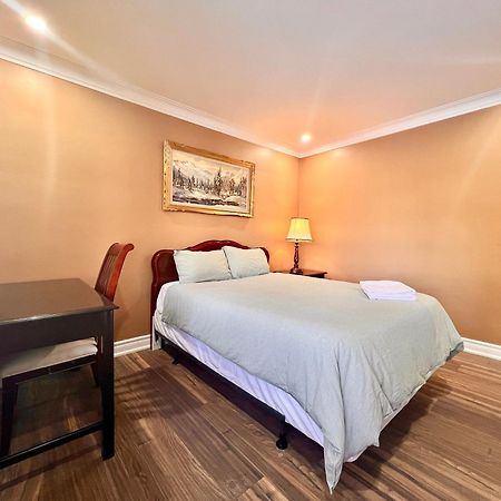 Upgraded Rooms With Bath 7-Min To Subway Near Downsview Rogers Stadium Toronto Exterior photo