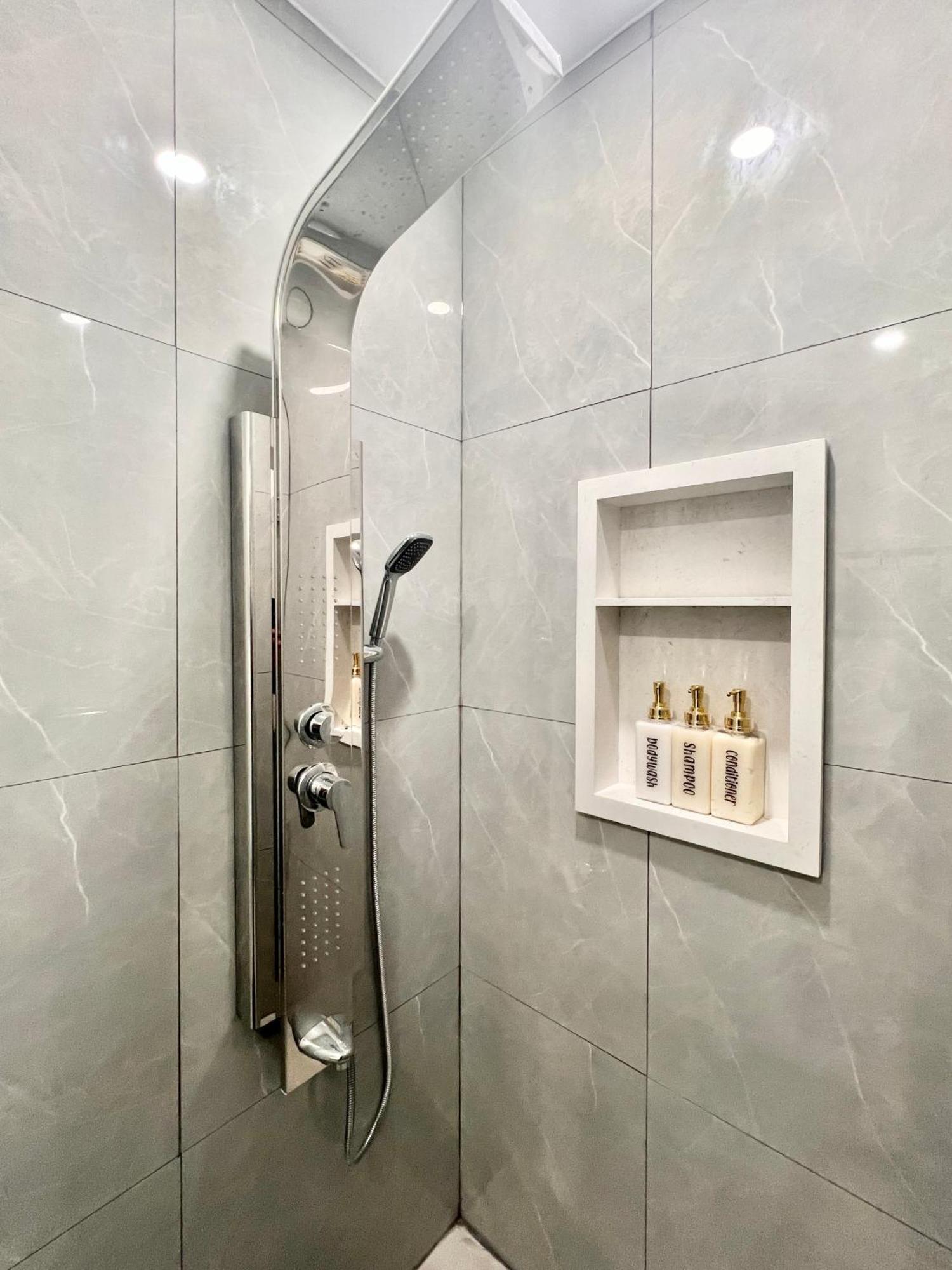 Upgraded Rooms With Bath 7-Min To Subway Near Downsview Rogers Stadium Toronto Exterior photo