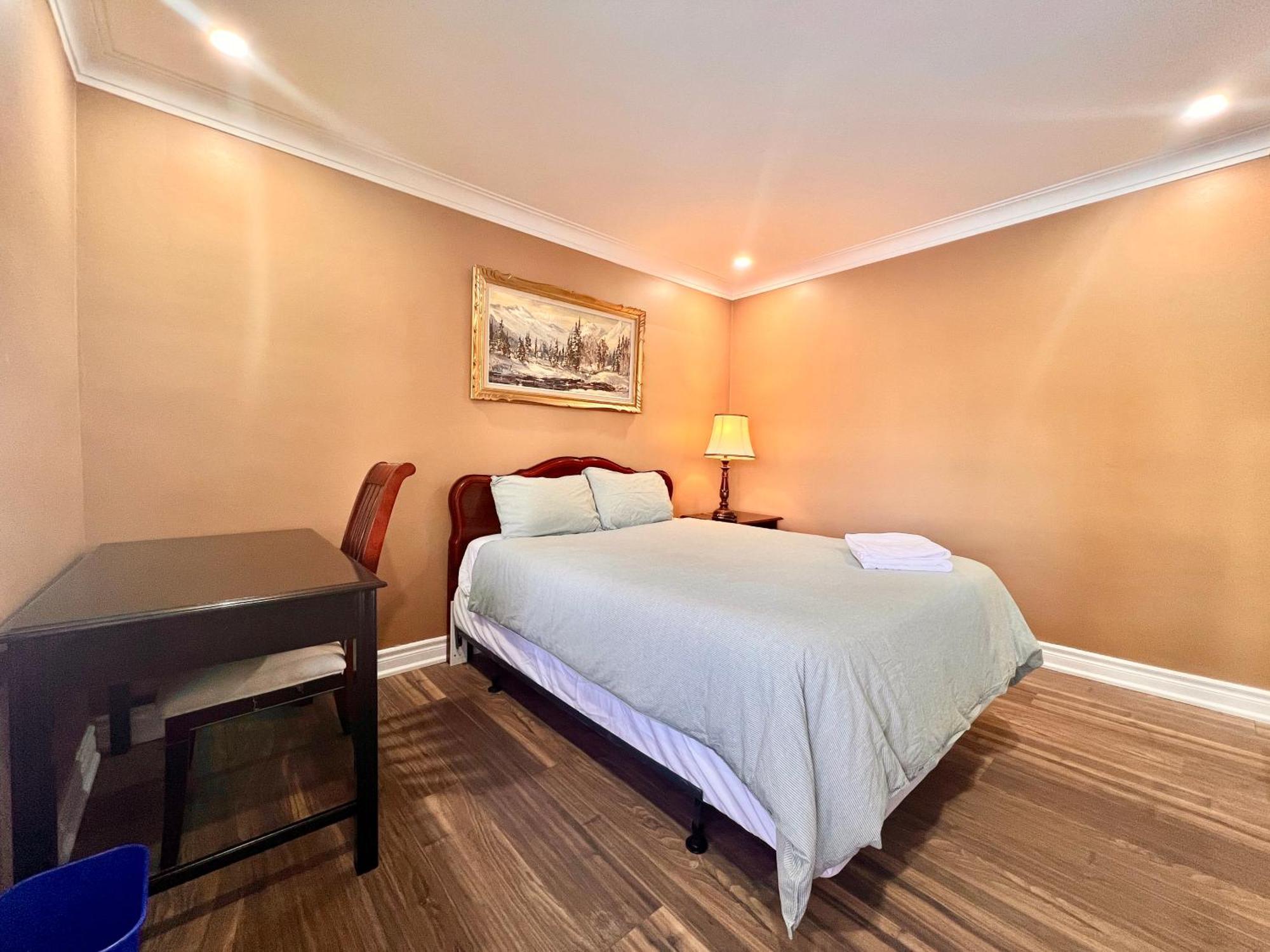 Upgraded Rooms With Bath 7-Min To Subway Near Downsview Rogers Stadium Toronto Exterior photo